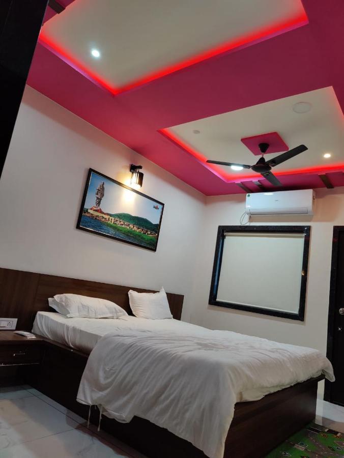 Hotel Sardar Rooms Garudeshwar Luaran gambar