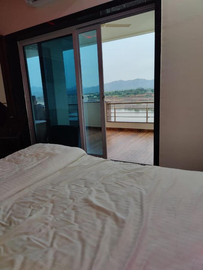 Hotel Sardar Rooms Garudeshwar Luaran gambar